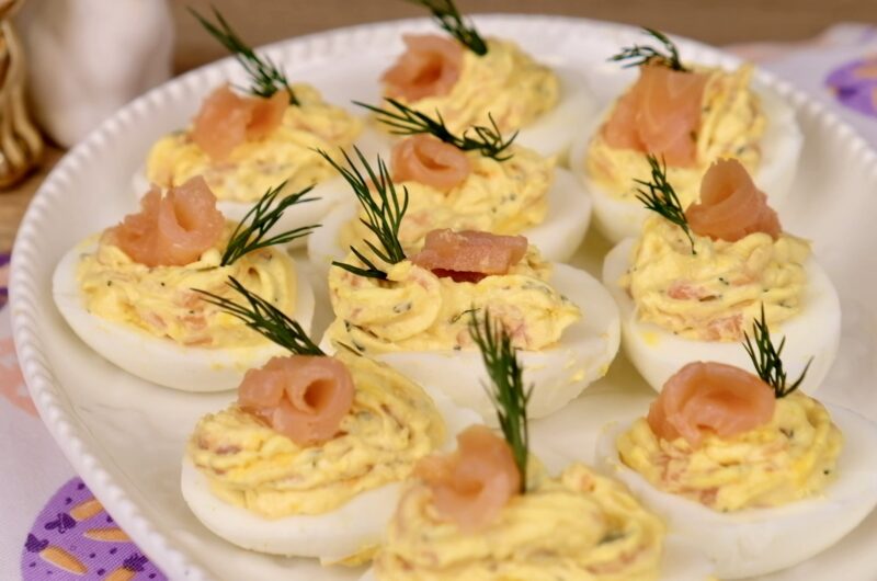 Jajka faszerowane łososiem 