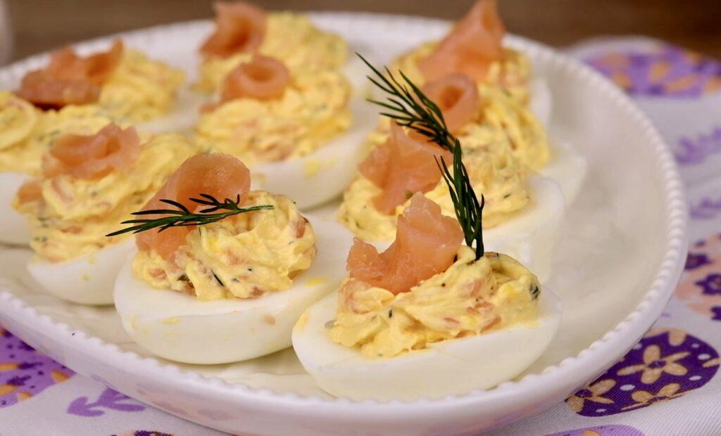 jajka wielkanocne z łososiem 