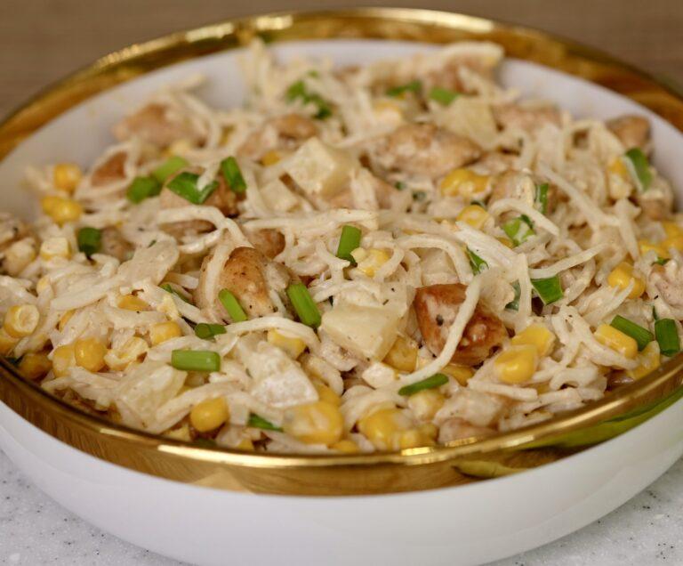 Sałatka z kurczakiem i selerem konserwowym 